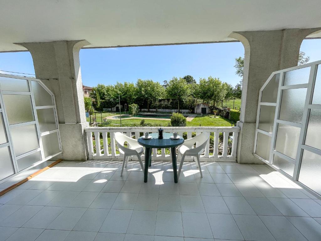 A balcony or terrace at Apartamentos Revo Salinas 3000
