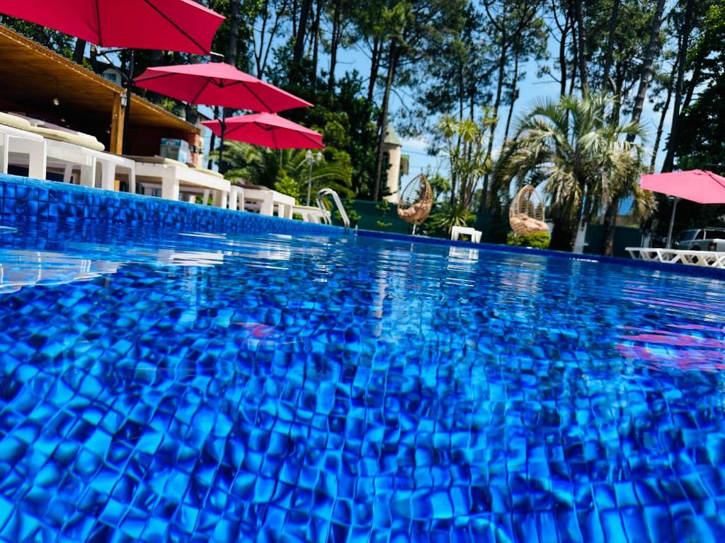 Bazén v ubytování Claude Monet beach hotel nebo v jeho okolí
