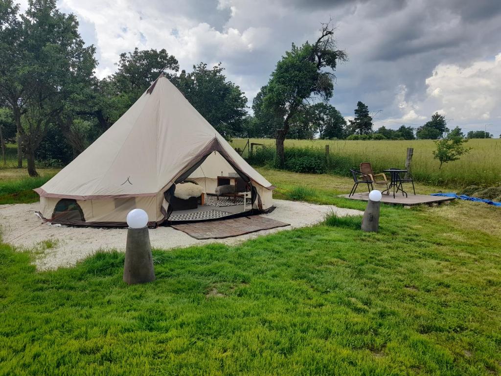 Giardino di Glamping na samotě u lesa