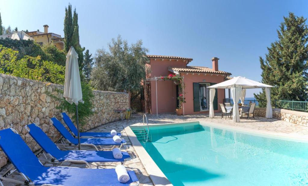 Bazén v ubytovaní Agios Nikitas Nature Villas alebo v jeho blízkosti