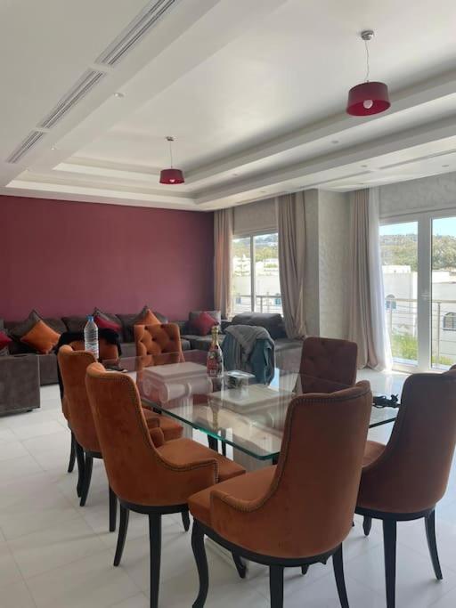 Fotografie z fotogalerie ubytování Villa piscine cinéma salle de sport jacuzzi hammam v destinaci La Marsa