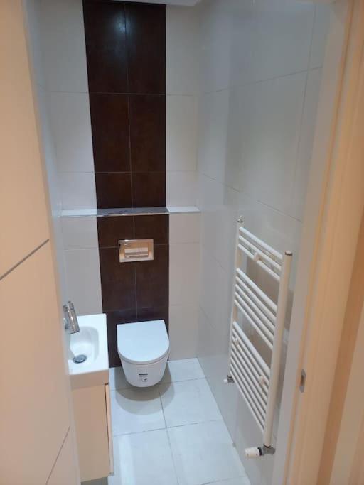 Fotografie z fotogalerie ubytování Villa piscine cinéma salle de sport jacuzzi hammam v destinaci La Marsa