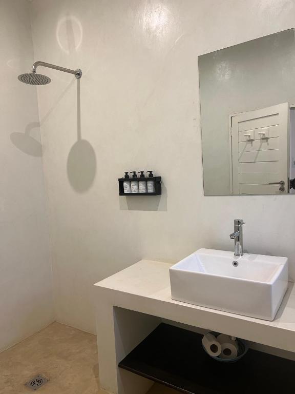 Tabokana House - Grande Chambre Jumelle