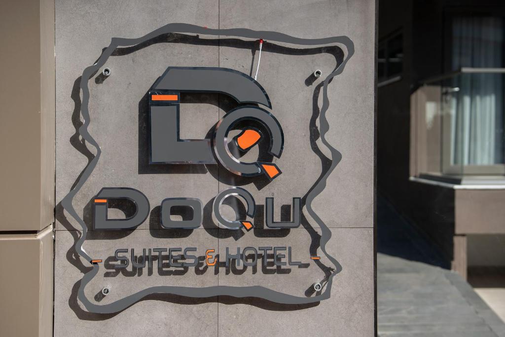 Certifikát, hodnocení, plakát nebo jiný dokument vystavený v ubytování Doqu Suites Hotel