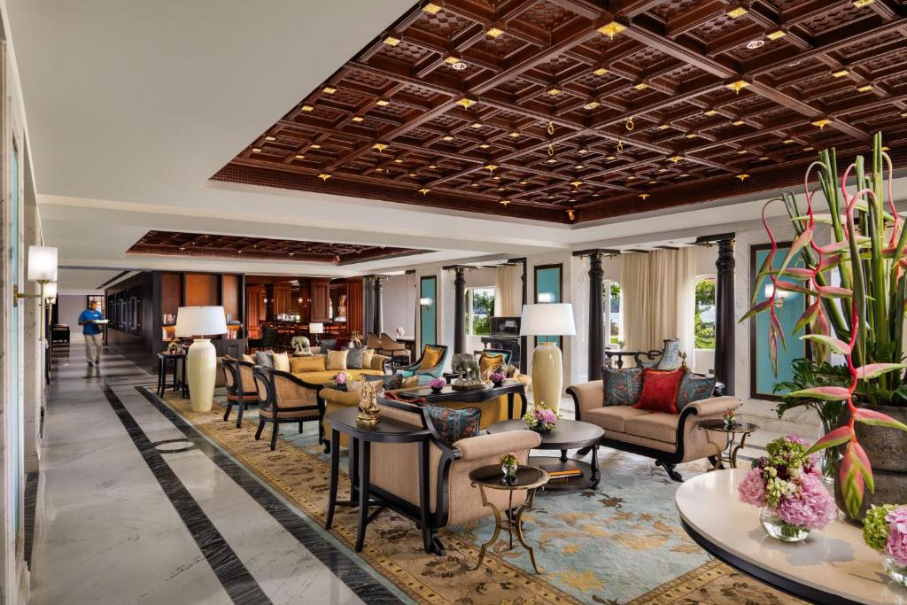 Posezení v ubytování Taj Malabar Resort & Spa, Cochin.