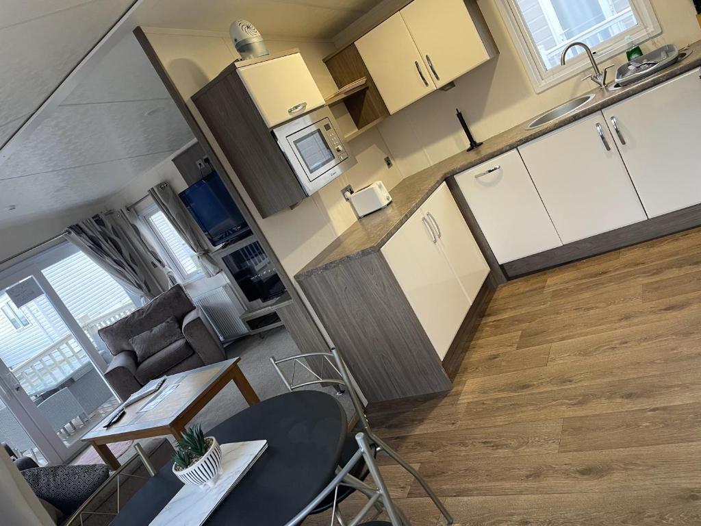 59 Cliff Field - Housity
