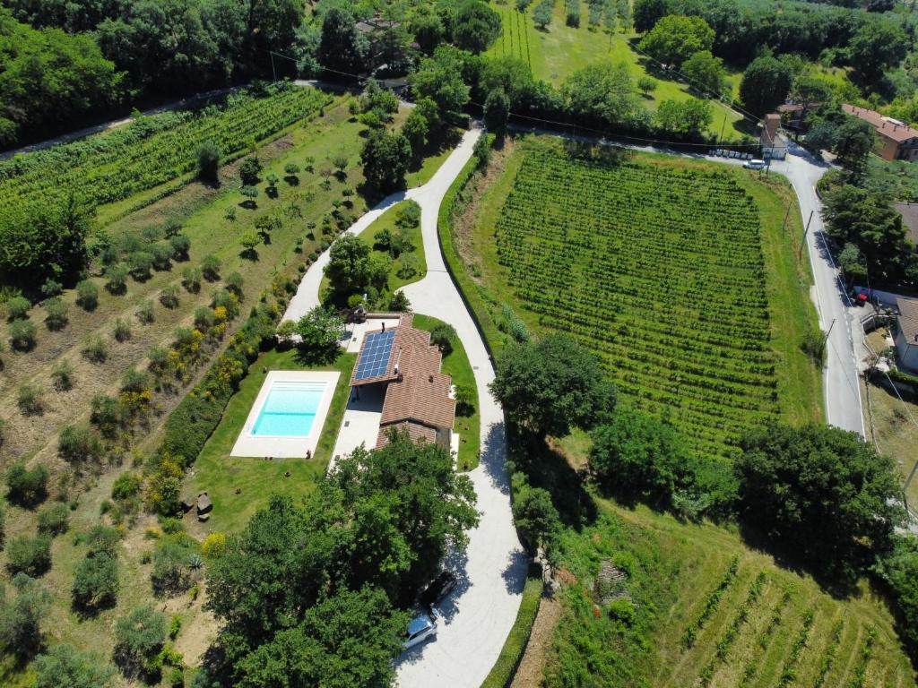 Villa in Pietra Piscina e Vista panoramica sulla Vallata Umbra