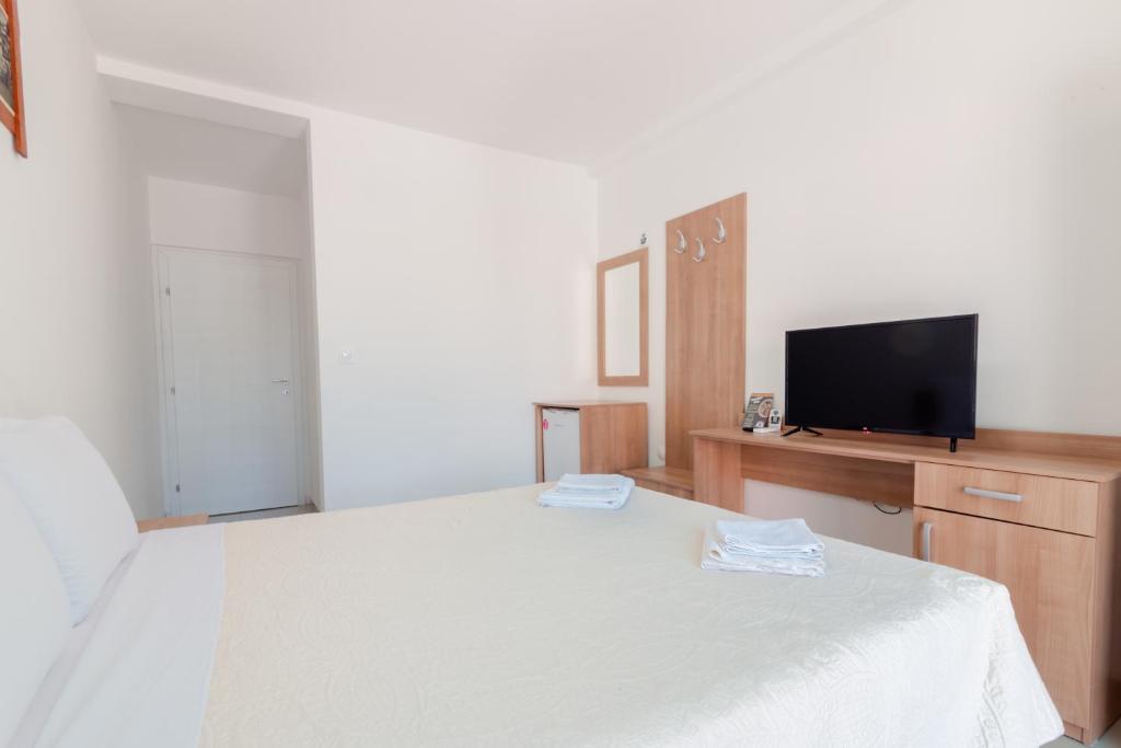 Bedroom with flat screen