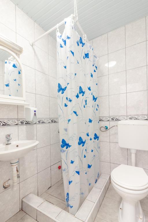Bathroom with blue butterflies