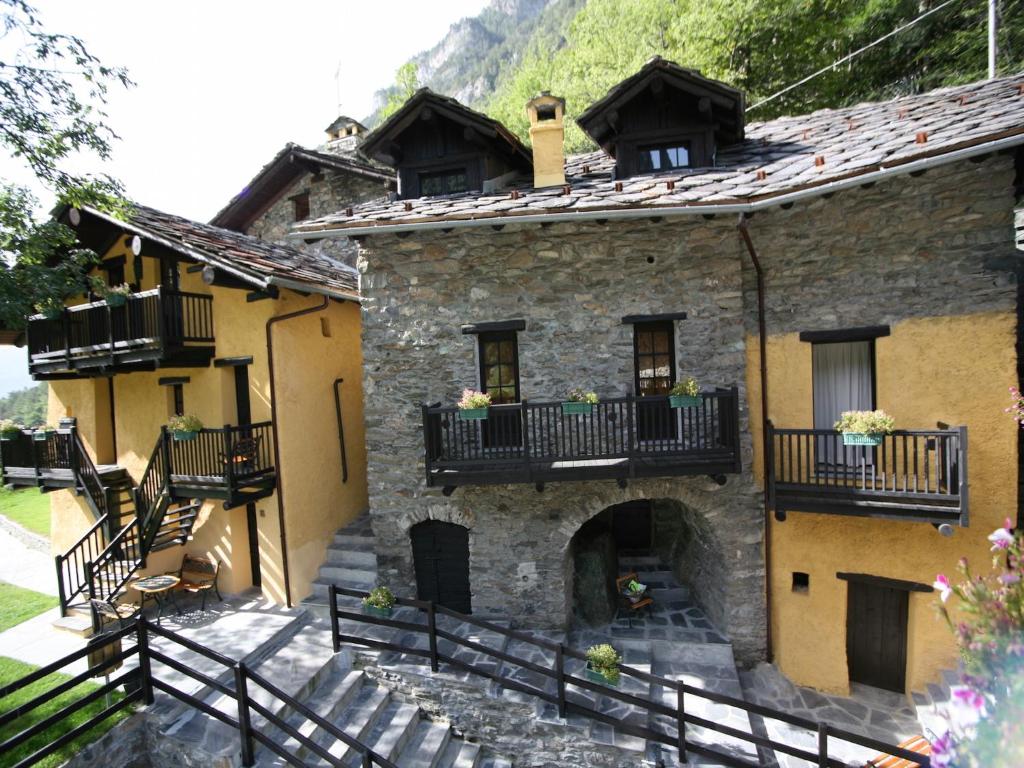 Nespecifikovaný výhled na hory nebo výhled na hory při pohledu z aparthotelu