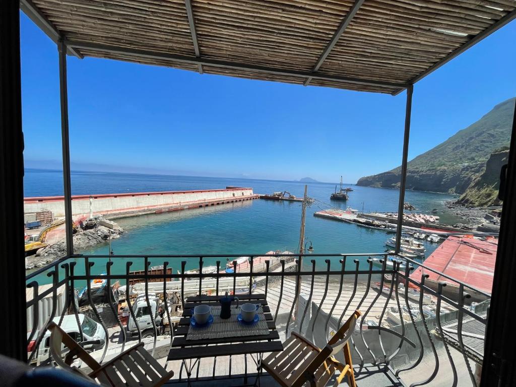 Il Balcone sul porto di Malfa - Appartamento Con Una Camera Da Letto