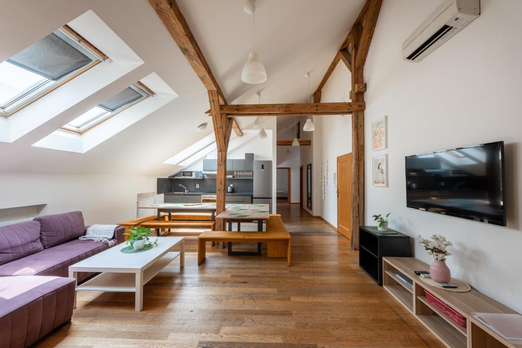 
Three-Bedroom Deluxe Apartment 
