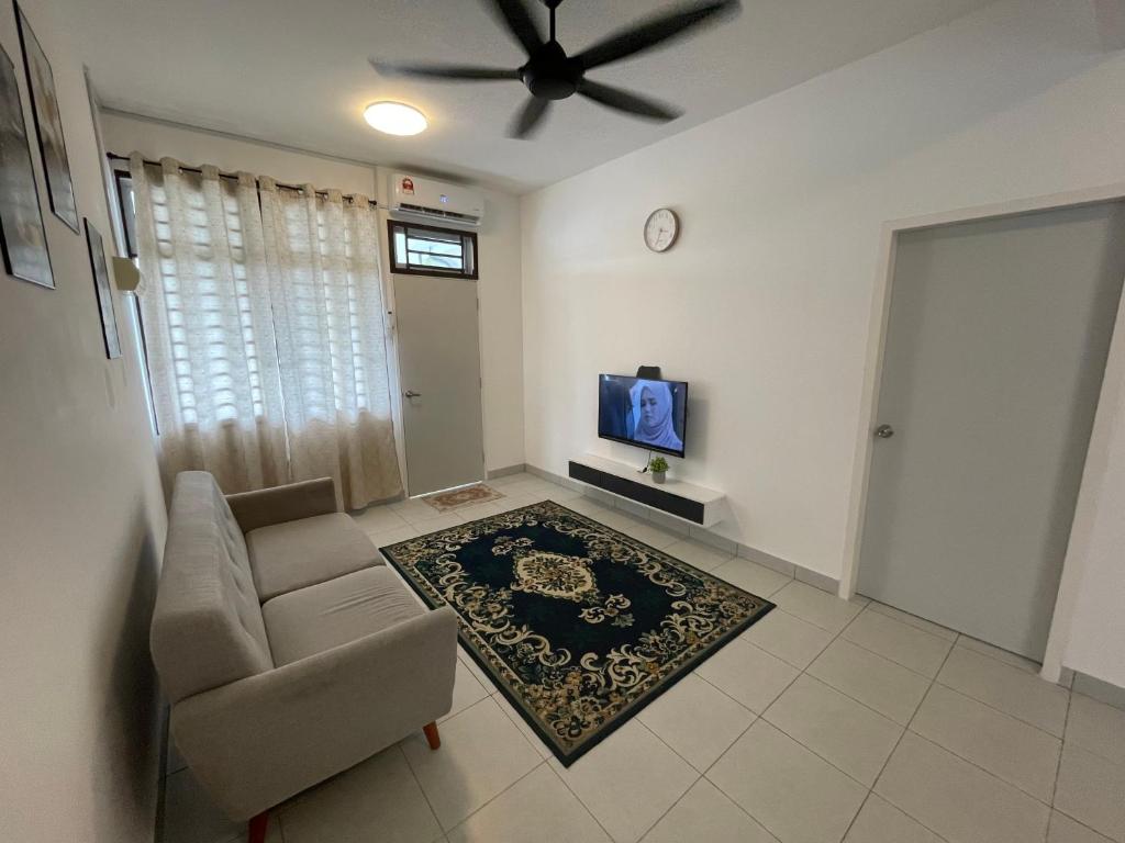 TV a/nebo společenská místnost v ubytování DM Homestay