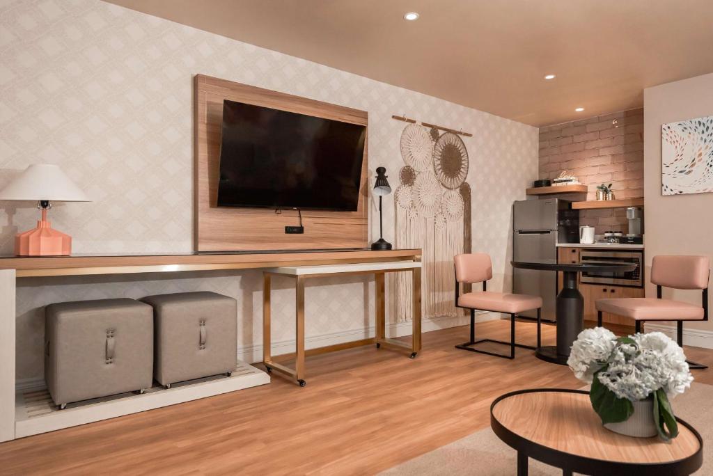 Kuchyň nebo kuchyňský kout v ubytování The Bentley Hotel Southampton