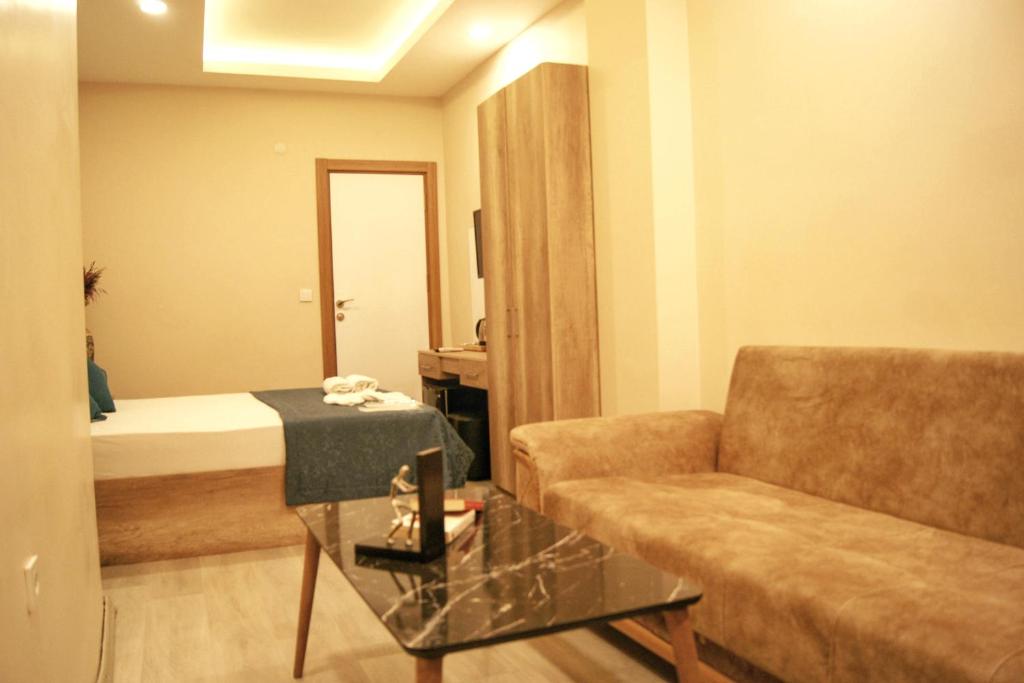 A seating area at Destinia Pera