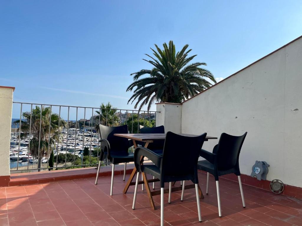 Balkón alebo terasa v ubytovaní Apartamentos Port Marina