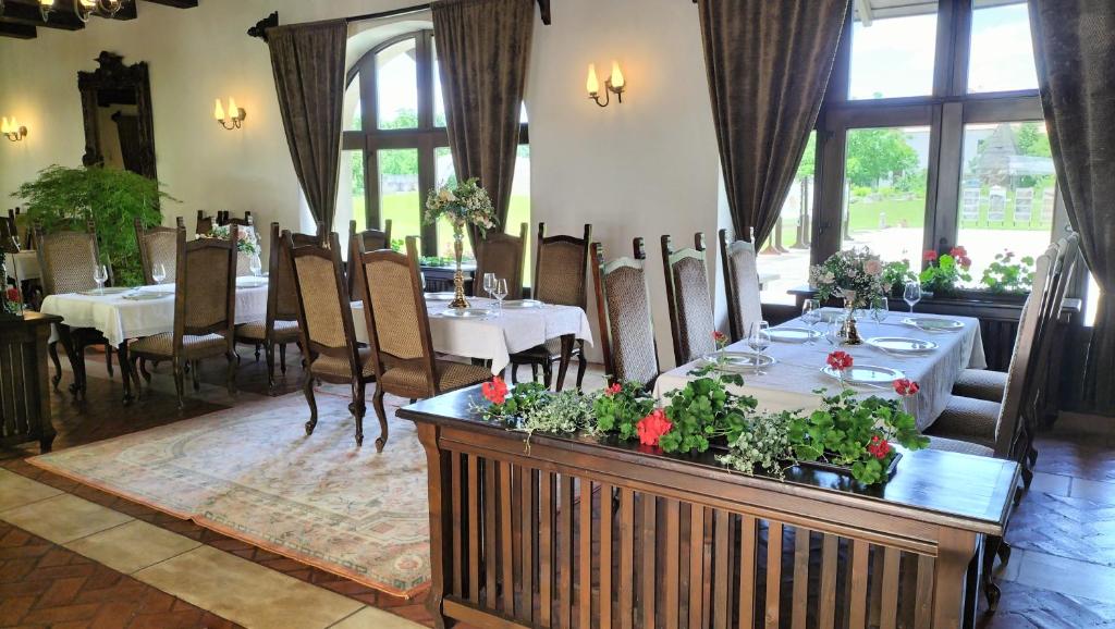 Restaurace v ubytování Hotel Medieval