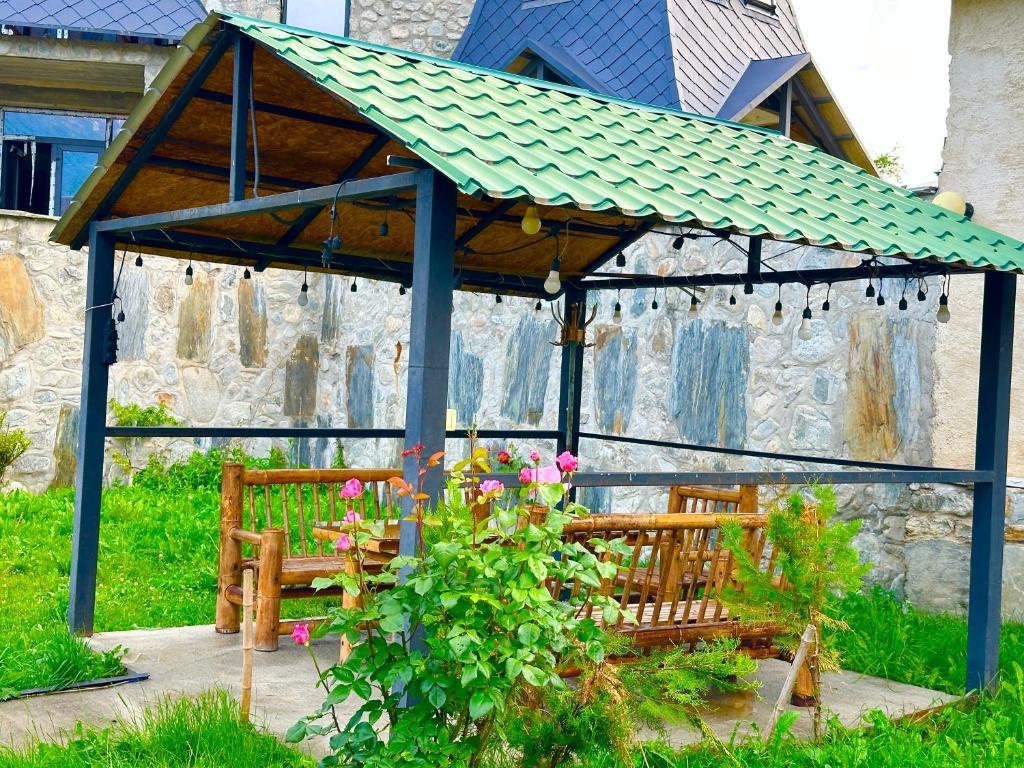 Zahrada ubytování Mziuri Guest House