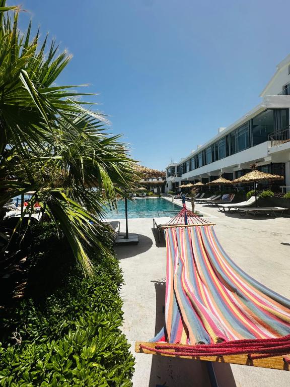 Bazén v ubytování Manolya Hotel nebo v jeho okolí