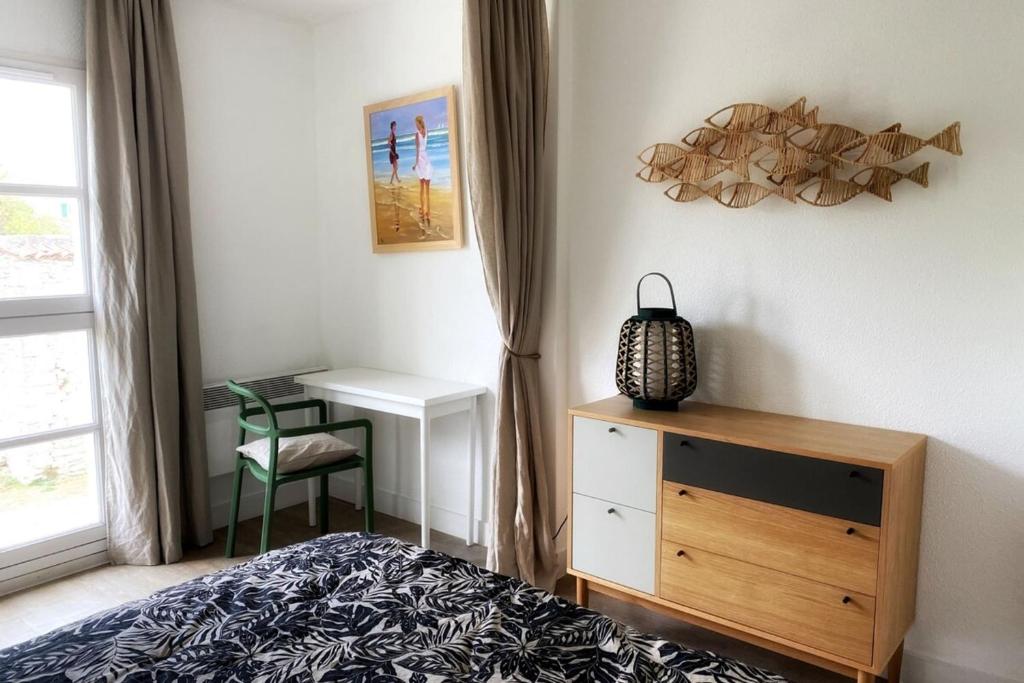 Postel nebo postele na pokoji v ubytování Apt 4 residence in the heart of St-Martin with swimming pool and parking