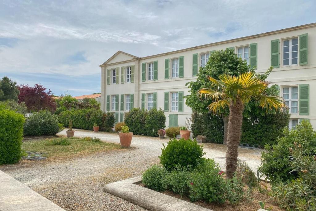 Zahrada ubytování Apt 4 residence in the heart of St-Martin with swimming pool and parking