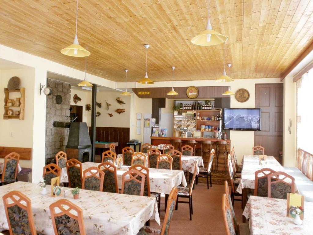 Restaurace v ubytování Horská chata Roubenka