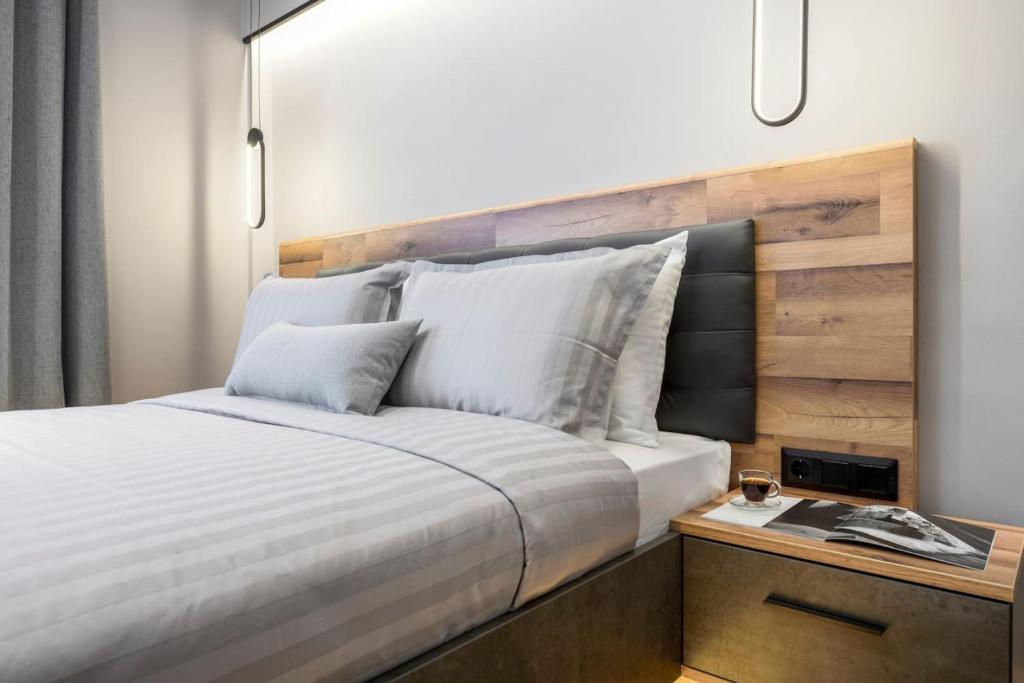 Aristotelian Virtues - Enkrateia - 9