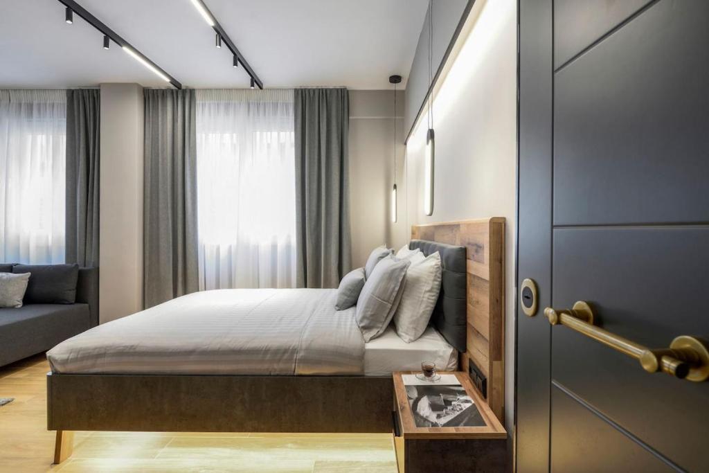 Aristotelian Virtues - Enkrateia - 10