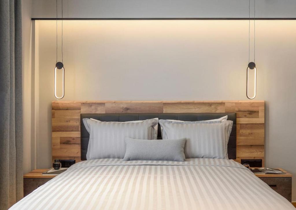 Aristotelian Virtues - Enkrateia - 13