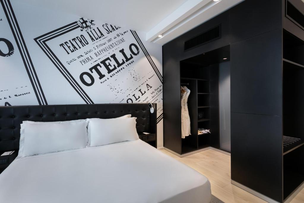 Postel nebo postele na pokoji v ubytování Verdi Gzira Promenade