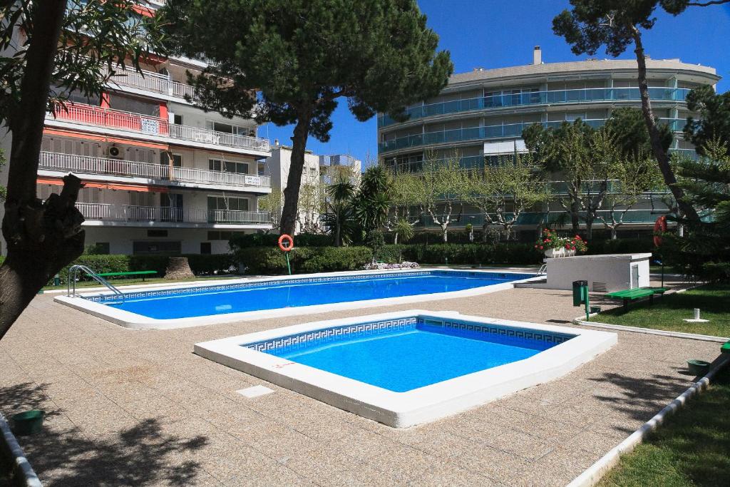 UHC Gisamar Apartments
