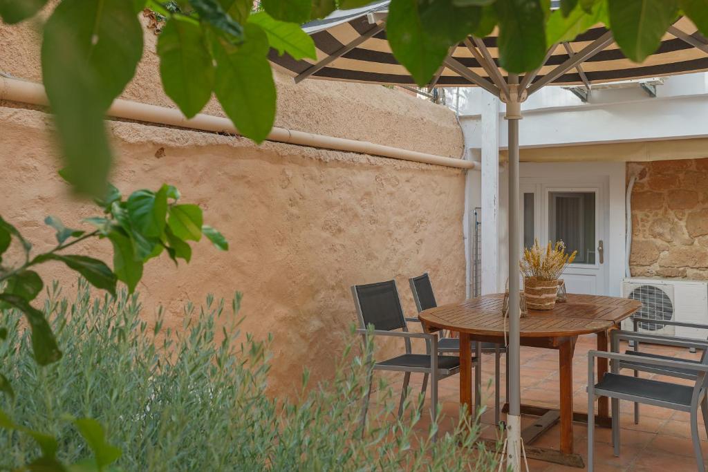 Zahrada ubytování Stenaki - Apartments in Aegina Town