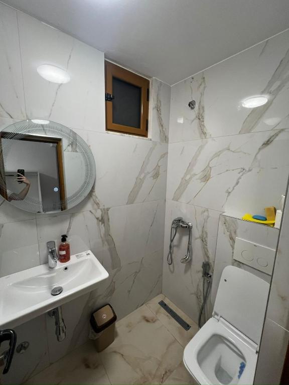 Kupatilo u objektu Vjollca`s Home