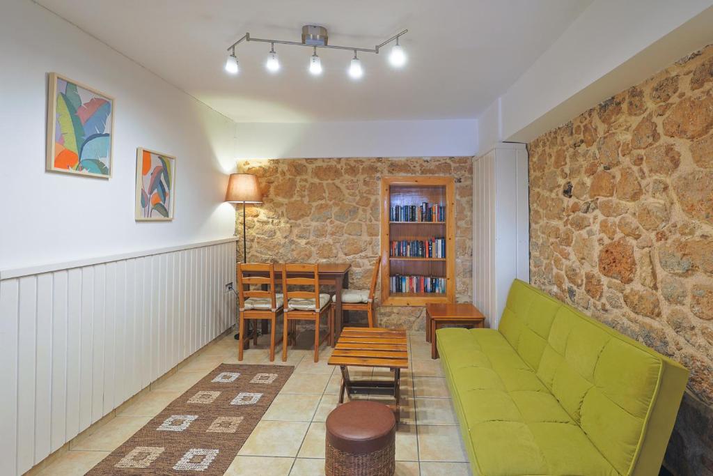 Posezení v ubytování Stenaki - Apartments in Aegina Town