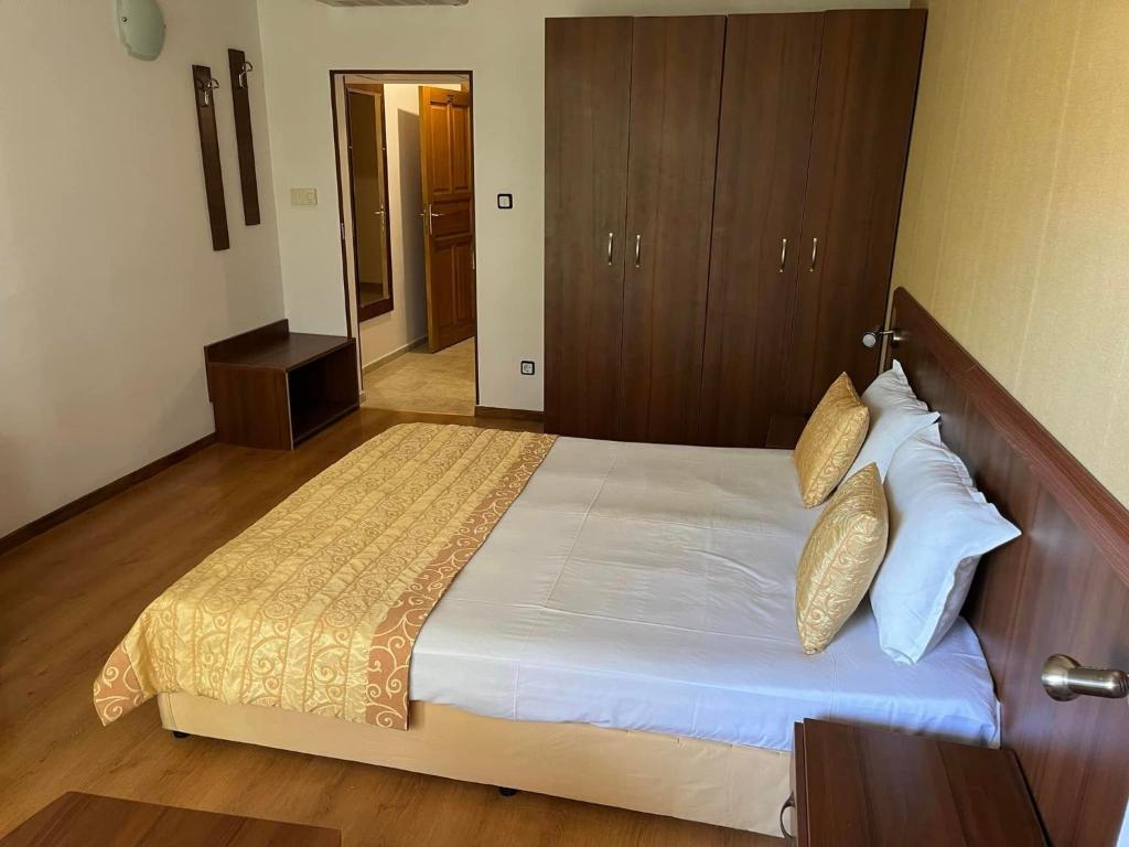 Standard Double or Twin Room with Balcony (2 Adults + 1 Child)