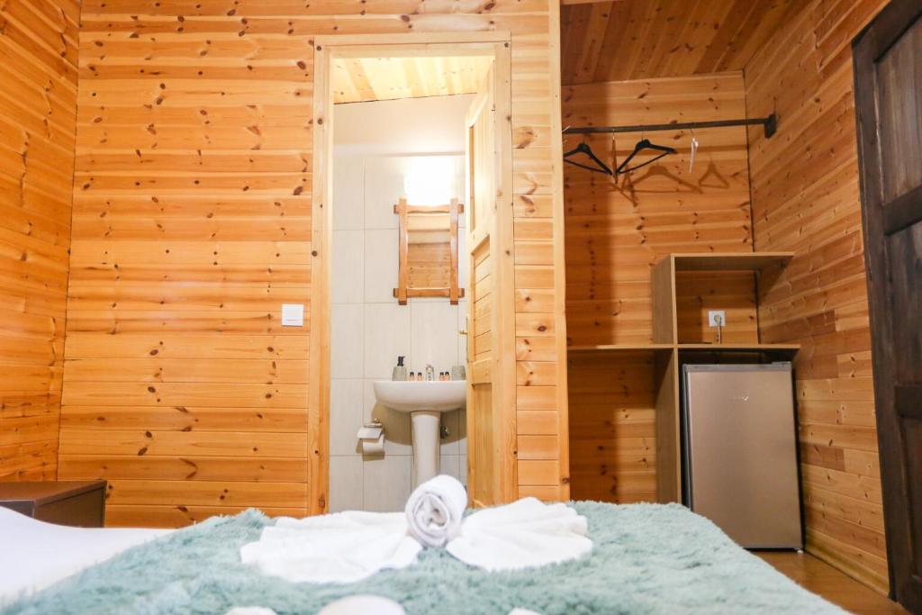 Ein Bett oder Betten in einem Zimmer der Unterkunft Holiwood
