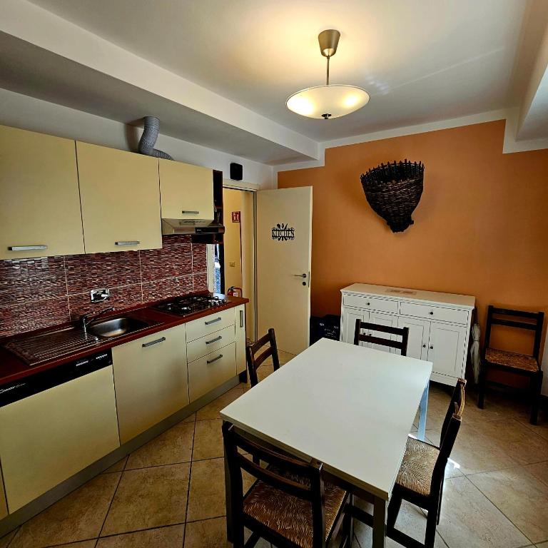 Kuchyň nebo kuchyňský kout v ubytování Borgo Paradiso Guest House
