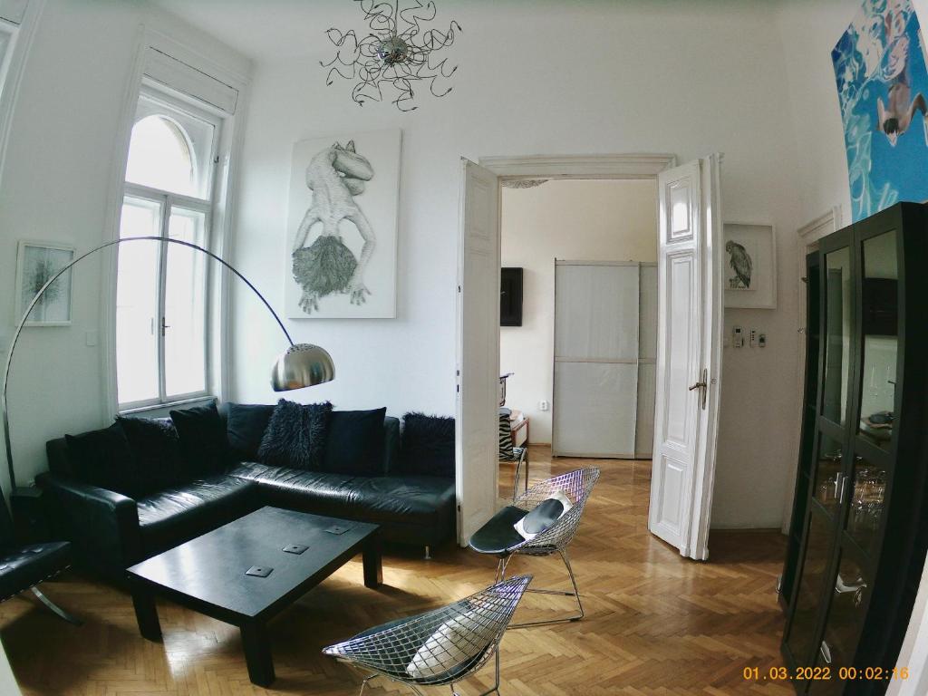 Luxury Artists apartment on Varkert Bazaar 1013 Budapest, 16 Döbrentei utca kép - 1