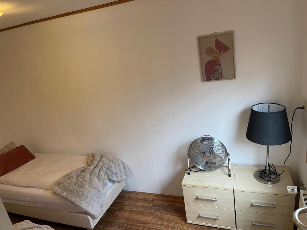 Postel nebo postele na pokoji v ubytování Chalet Makkum V10
