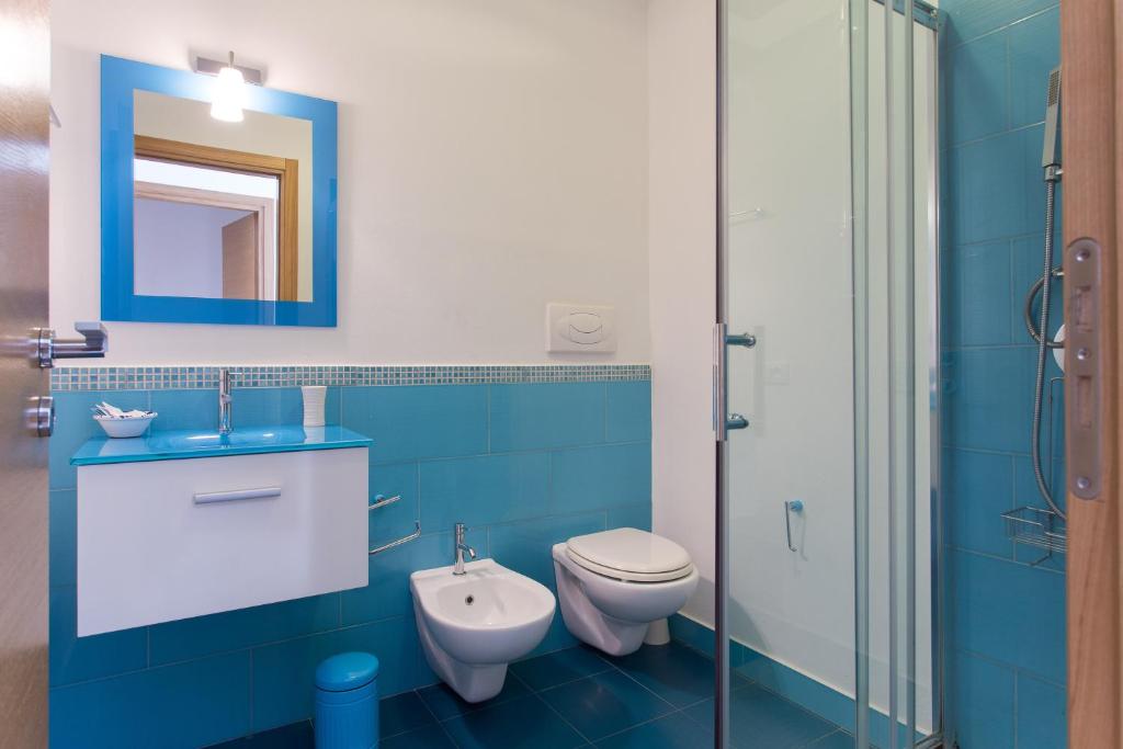 A bathroom at Mondello Suites FLH - Gorgonia