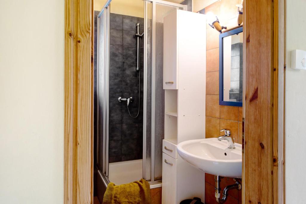 Koupelna v ubytování Krüseliner Mühle - Bungalow Rethra