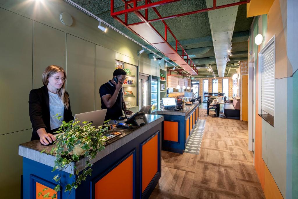 Tourist Inn One Amsterdam - Resim 16