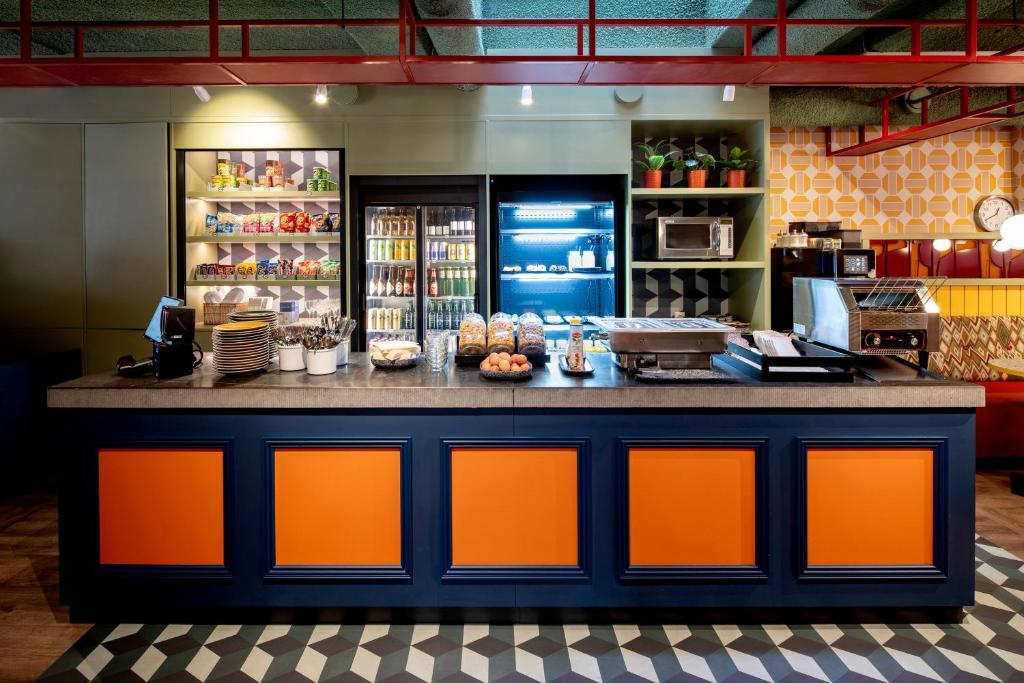 Tourist Inn One Amsterdam - Resim 9