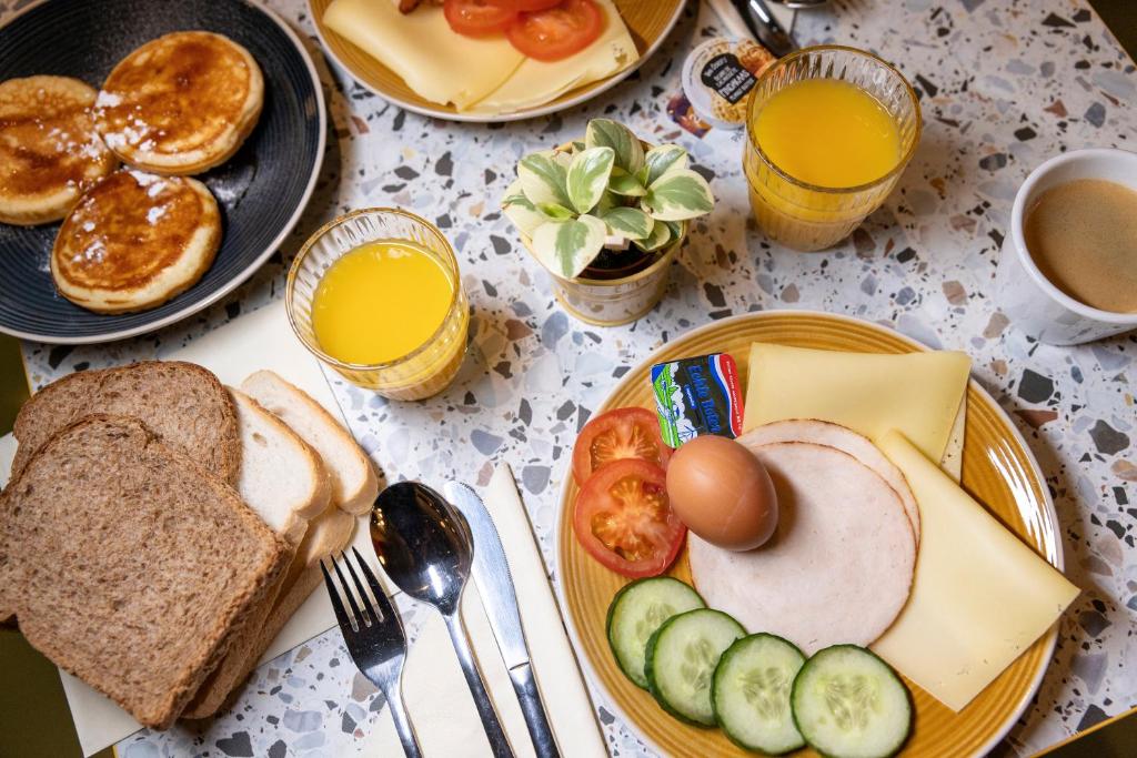 Tourist Inn One Amsterdam - Resim 7