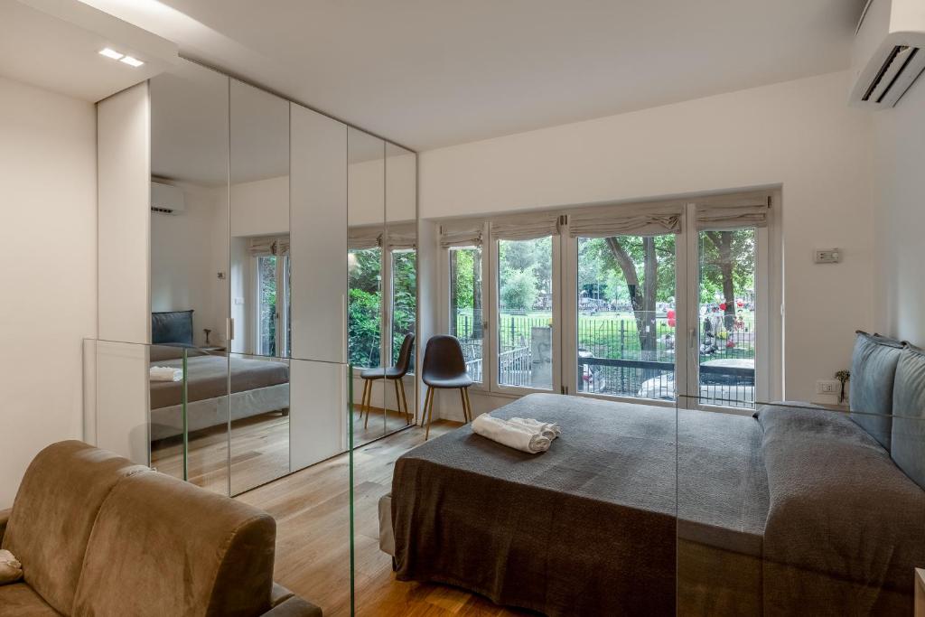 Duomo and Navigli, Cozy and Quiet Apartment with Park View - Biancospino Apartments