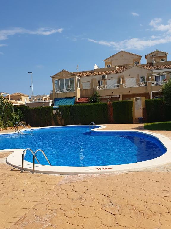 Fotografie z fotogalerie ubytování Villa 4 Persons, Terrace, y Swimming Pool v destinaci Torrevieja