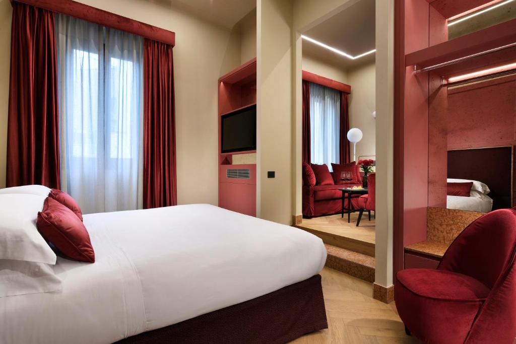 
Deluxe Suite with Spa Bath
