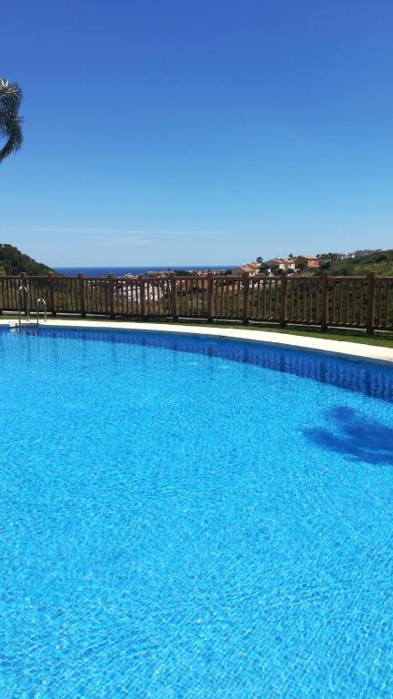 Bazén v ubytování Home in Alcaidesa - sea & golf view with swimming pool nebo v jeho okolí