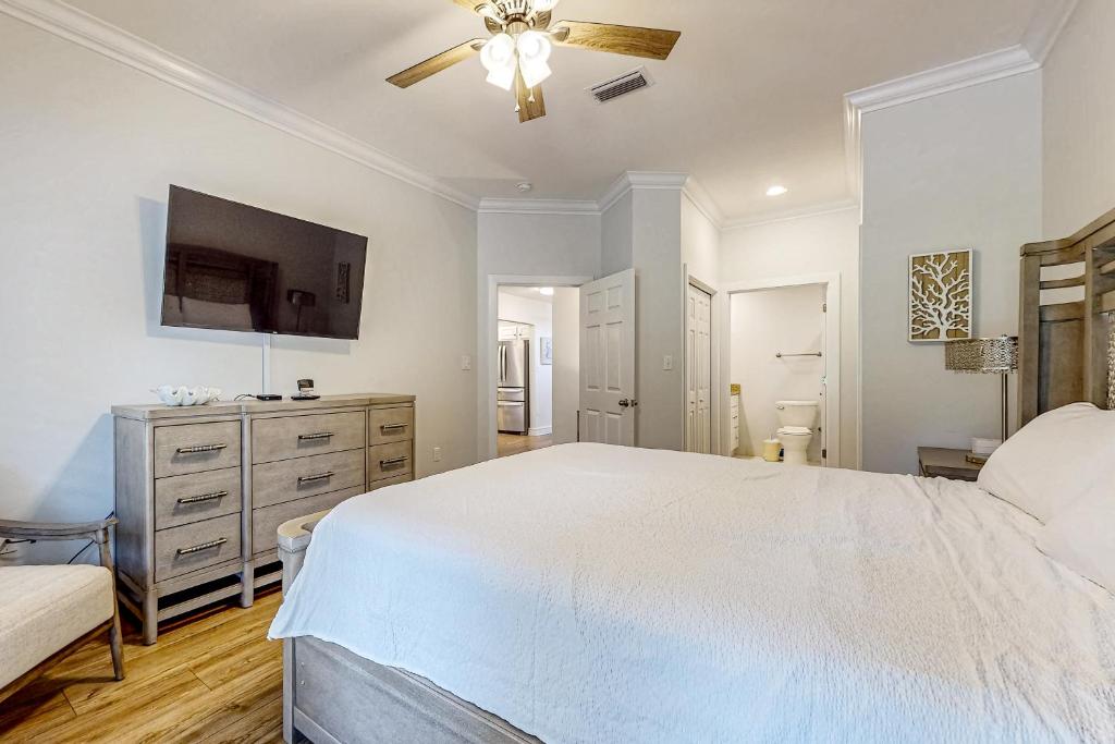 Ein Bett oder Betten in einem Zimmer der Unterkunft Tivoli Terrace 5435