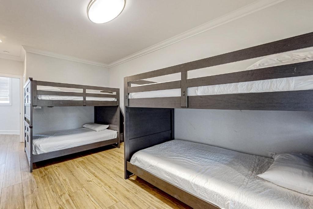 Postel nebo postele na pokoji v ubytování Tivoli Terrace 5435